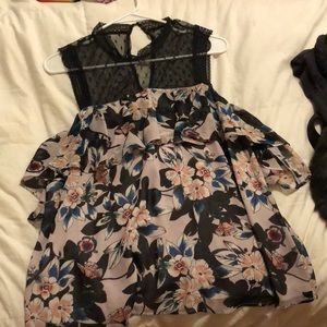 Women’s Guess Blouse, floral. XL. Black Lace top, floral bottom. GREAT CONDITION